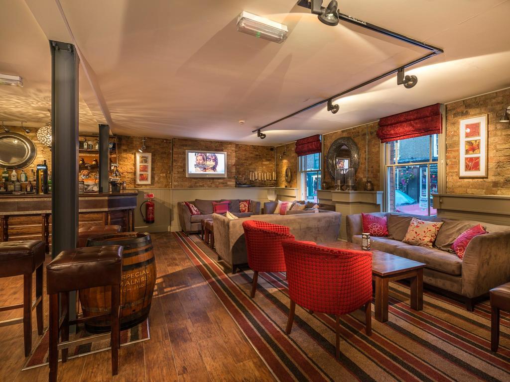 The Admiral Rodney Hotel, Horncastle, Lincolnshire هورنكاستيل المظهر الخارجي الصورة